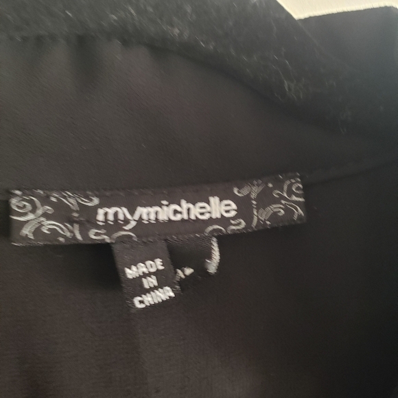 My Michelle XL. Black Blouse with button-up sleeves - Picture 4 of 4